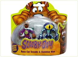 Set 2 figurine 7 cm Scooby Doo-Pilot de curse si Omul Schelet